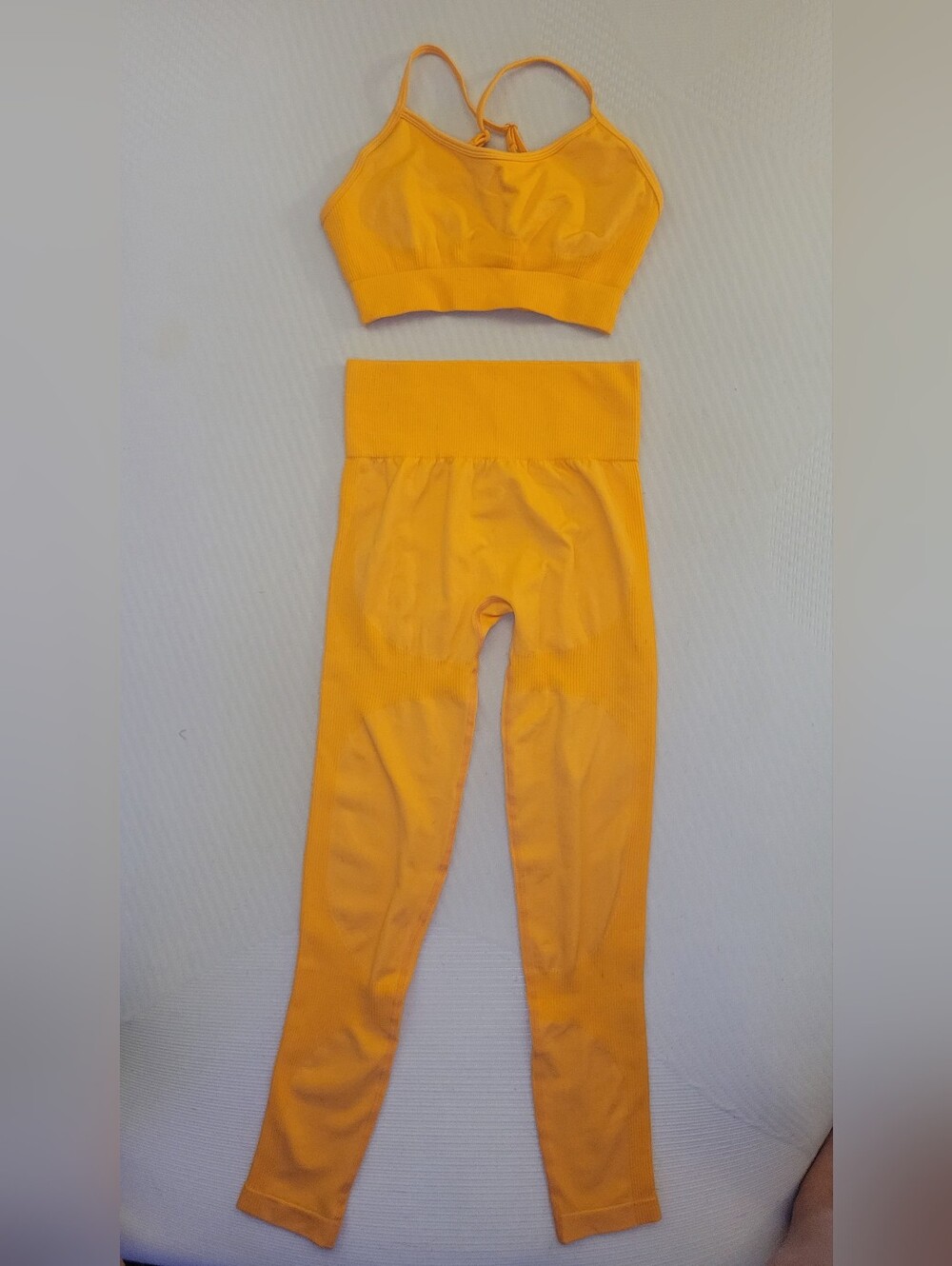 High-Waist Seamless Leggings And Sports Bra in Orange Cream